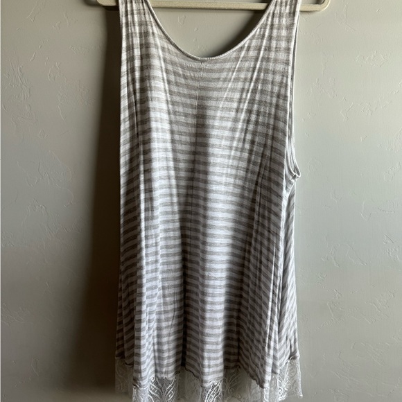 A.n.a - Grey and White Tunic Top with Lace Trim - Picture 8 of 8